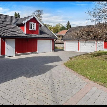 Sjarmerende Gjestehus Med Stor Hage I Сандвика Экстерьер фото